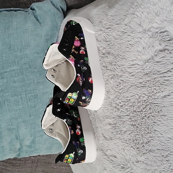 Ground Up Official Nintendo Super Mario Shoes - Picture 6 of 15